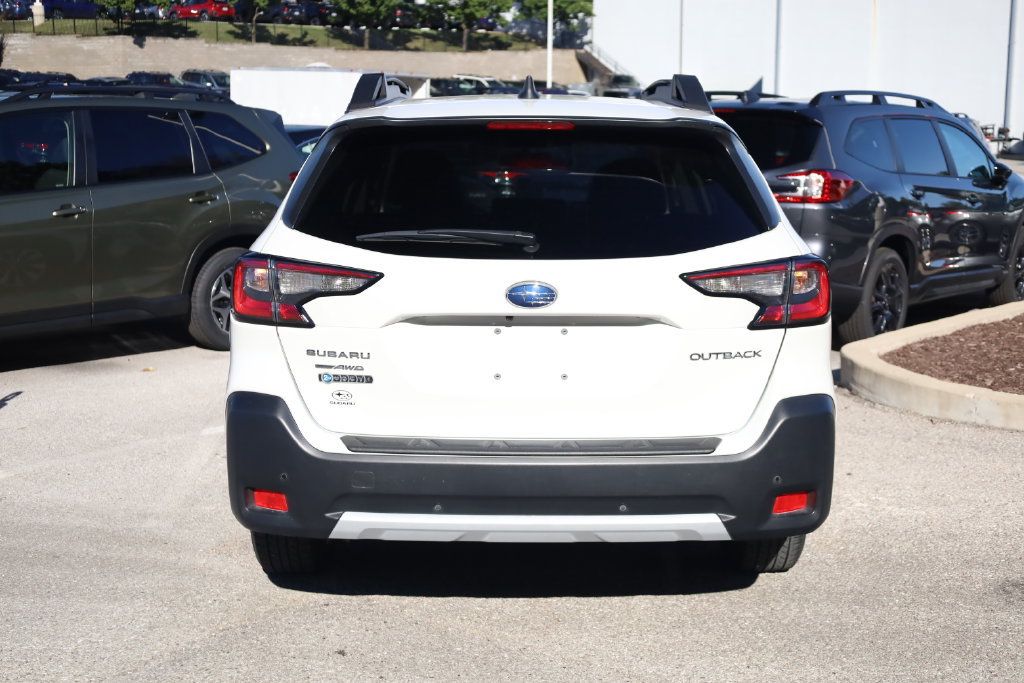 Used 2023 Subaru Outback Limited AWD/4WD image 5
