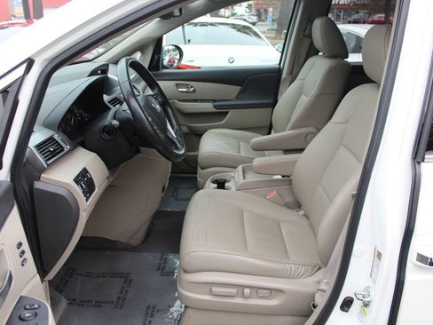 Used 2015 Honda Odyssey Touring Elite image 19