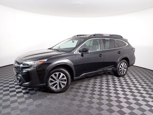 Used 2023 Subaru Outback Premium AWD/4WD image 9