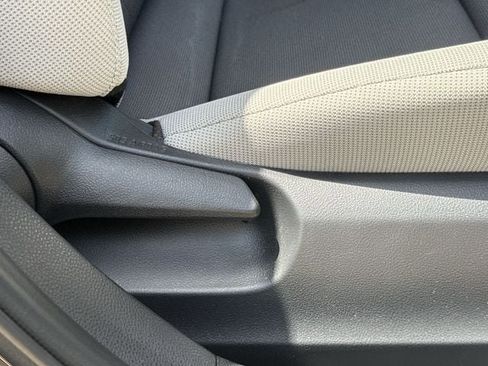 Used 2024 Toyota Corolla LE FWD image 28