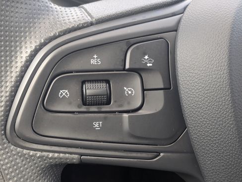 Used 2025 Buick Envista Preferred w/ Convenience II Package image 25