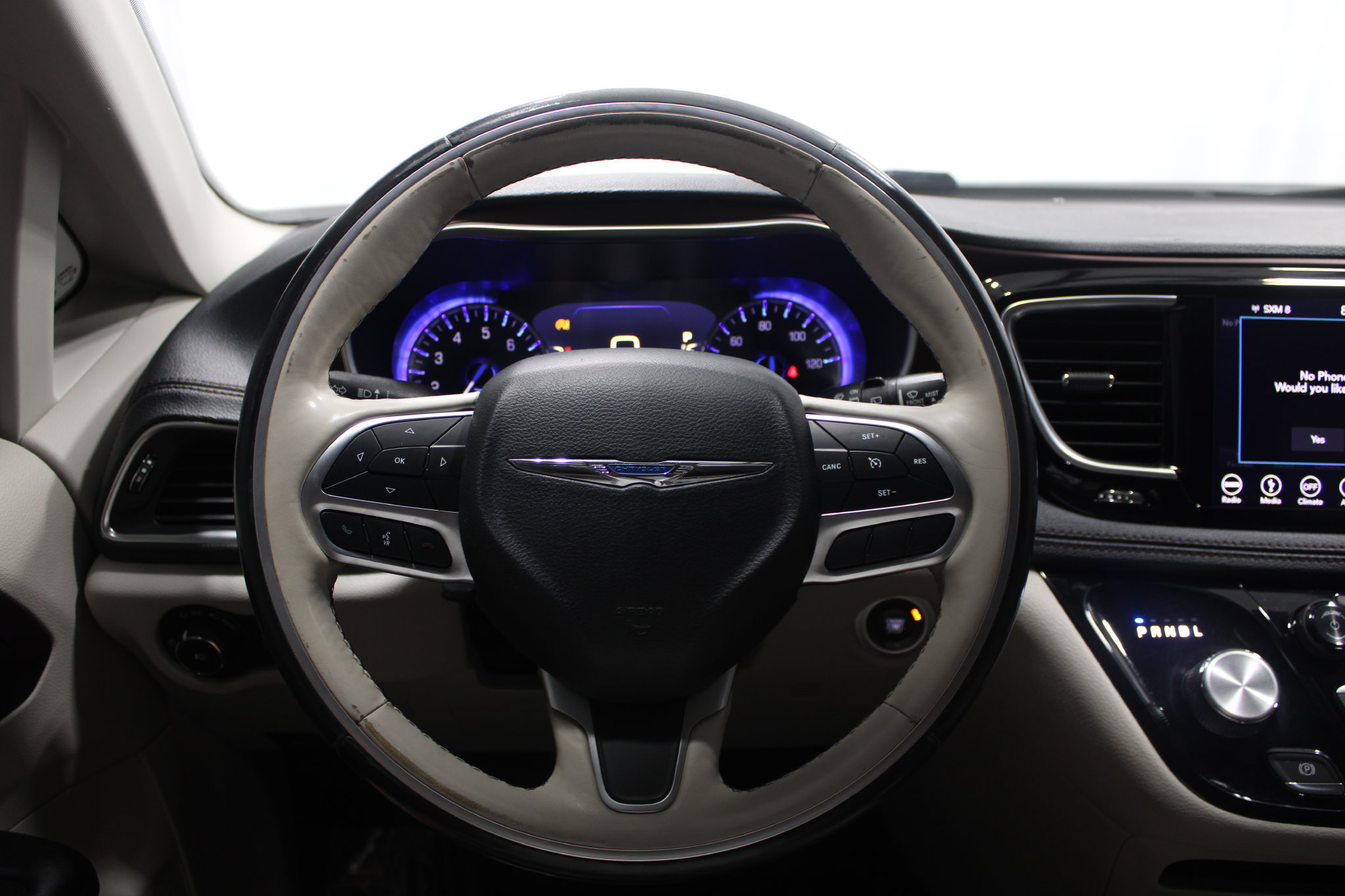 Used 2019 Chrysler Pacifica Limited FWD image 26