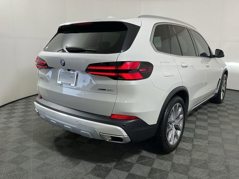 Certified 2025 BMW X5 sDrive40i image 5