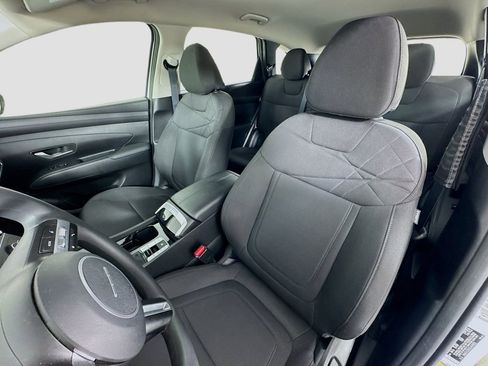 Certified 2025 Hyundai Tucson SE image 21