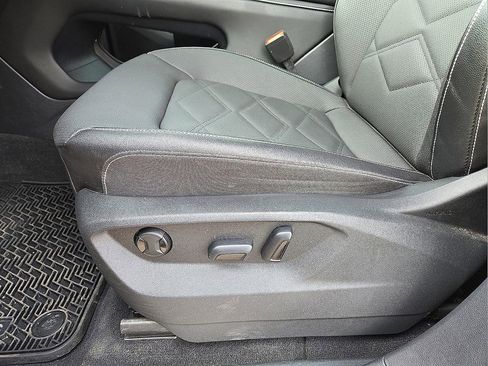 Used 2024 Volkswagen Atlas SE image 24