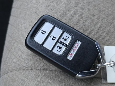 Used 2016 Honda Odyssey SE image 32