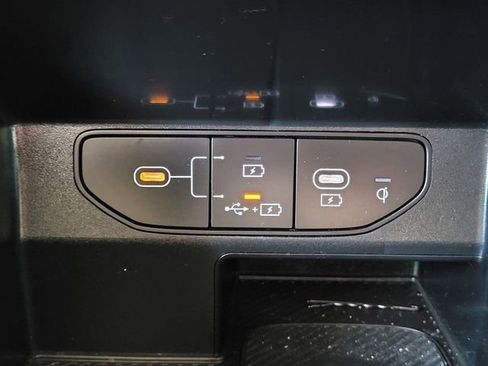 Used 2024 Kia Sorento S FWD image 12