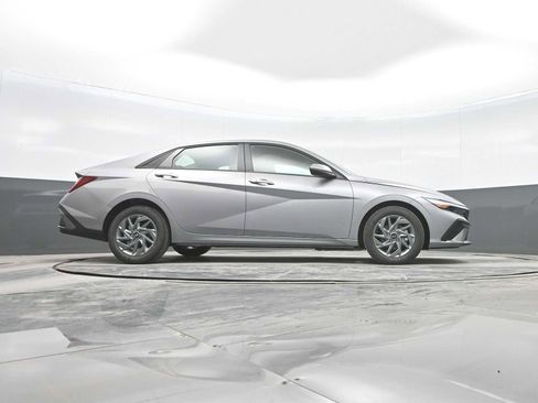 New 2026 Hyundai Elantra Blue image 28