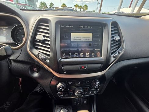 Used 2016 Jeep Cherokee Limited AWD/4WD image 19