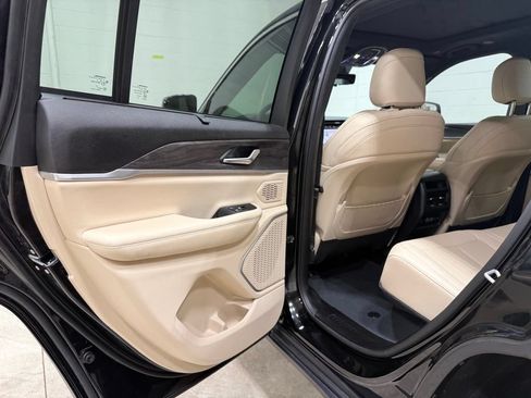 Used 2022 Jeep Grand Cherokee Limited 4xe w/ Luxury Tech Group II AWD/4WD image 33