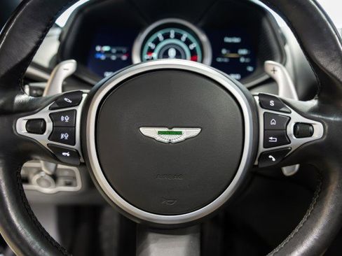 Used 2021 Aston Martin DB11 Volante image 27