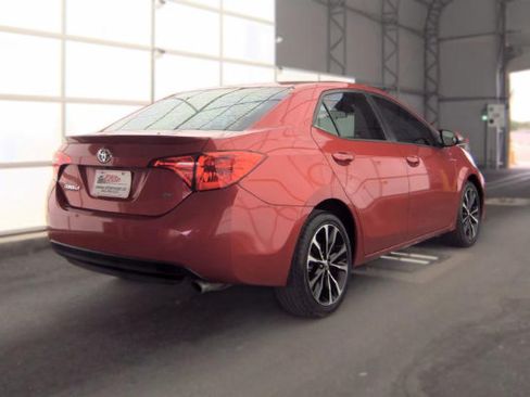 Used 2019 Toyota Corolla SE FWD image 3