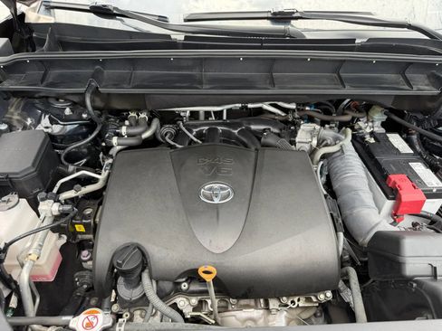 Used 2022 Toyota Highlander Limited AWD/4WD image 12
