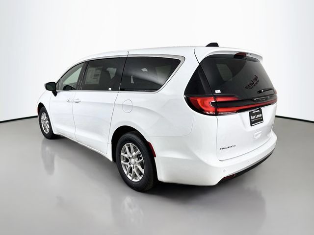 New 2027 Chrysler Pacifica Select FWD image 5