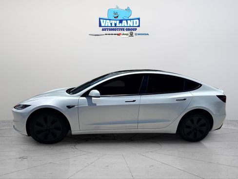 Used 2025 Tesla Model 3 Long Range RWD image 2