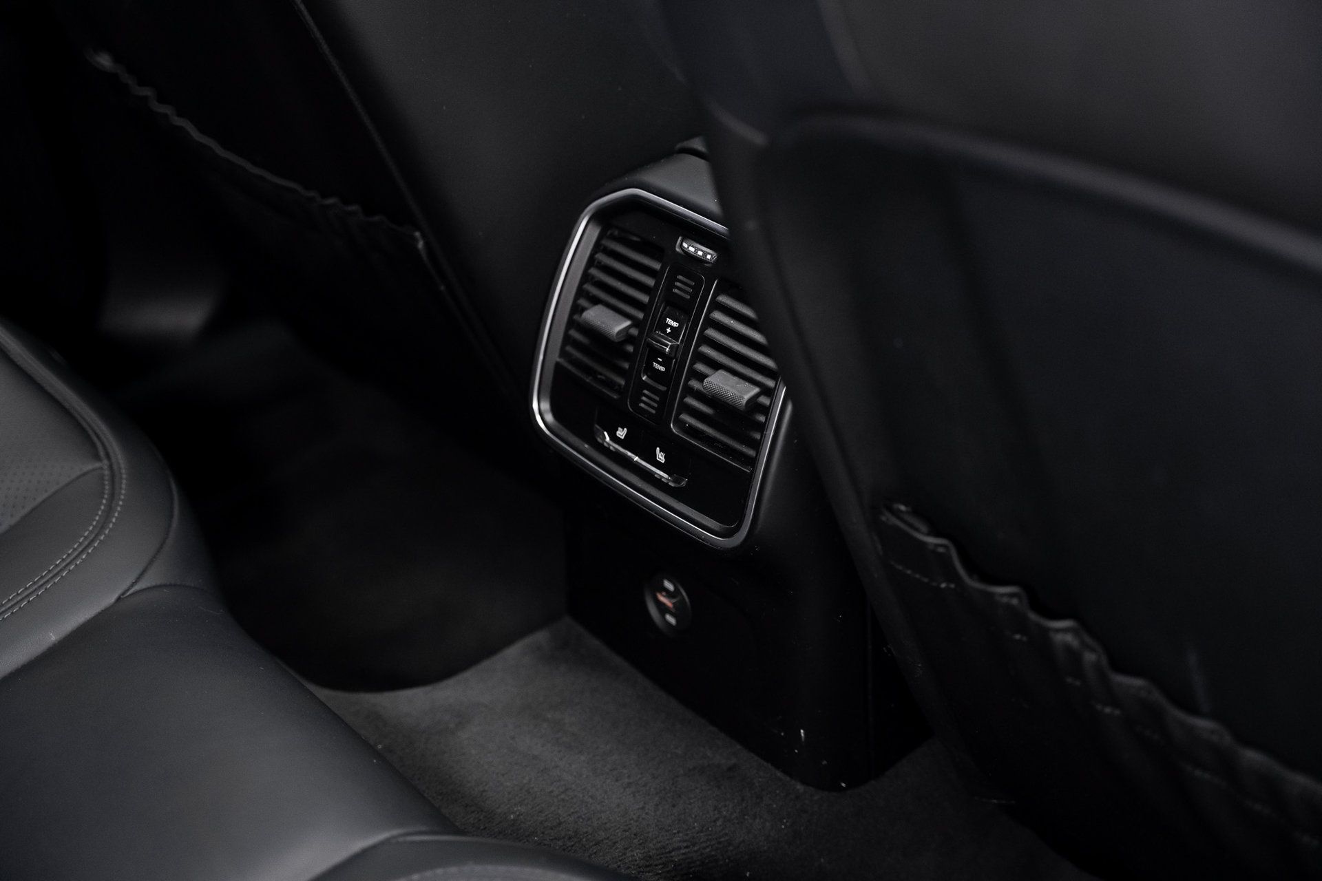 Used 2019 Porsche Macan AWD/4WD image 70