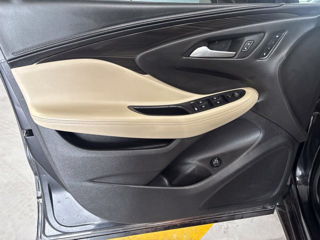 Used 2020 Buick Envision Essence FWD image 10