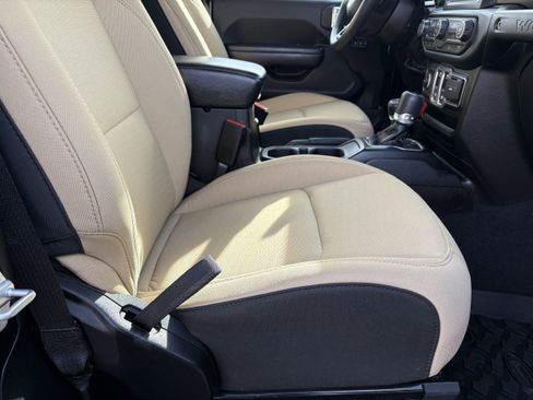 Used 2021 Jeep Wrangler Sport S image 30