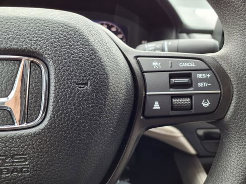 Certified 2025 Honda Accord LX image 15