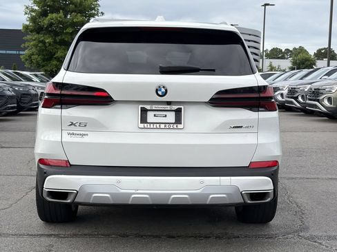 Used 2024 BMW X5 xDrive40i w/ Premium Package AWD/4WD image 4