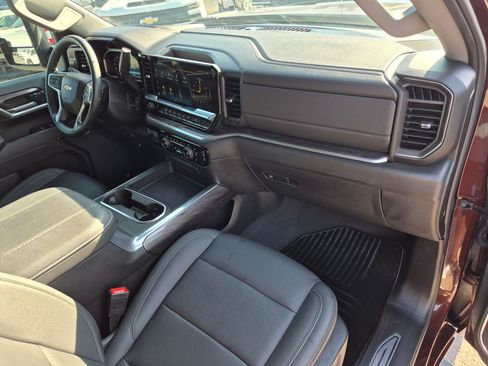 Used 2024 Chevrolet Silverado 2500 LTZ w/ LTZ Plus Package AWD/4WD image 32