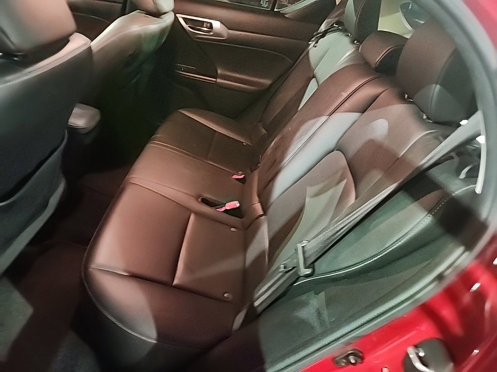 Used 2014 Lexus CT 200h w/ Seat Comfort Package FWD image 9
