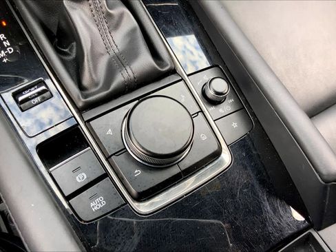 Used 2019 MAZDA MAZDA3 AWD Hatchback w/ Preferred Pkg image 31