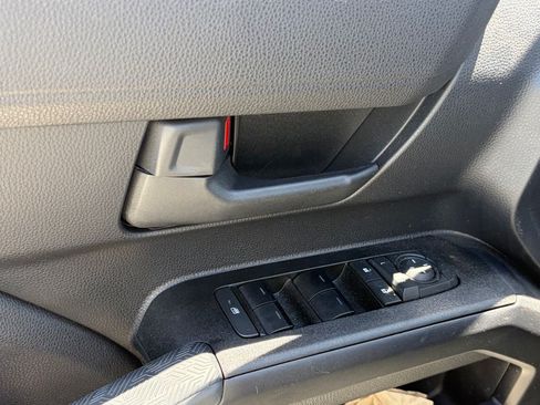 Used 2025 Toyota 4Runner SR5 AWD/4WD image 5