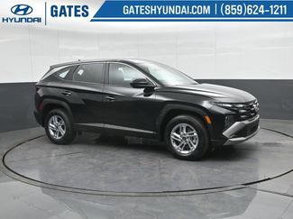 Used 2025 Hyundai Tucson SE video 1