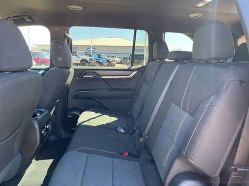 Used 2025 GMC Acadia Elevation FWD image 25