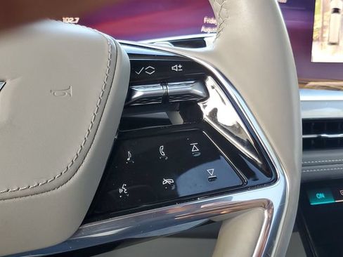 Used 2025 Cadillac Escalade ESV Sport Platinum w/ LPO, Floor Liner Package AWD/4WD image 25