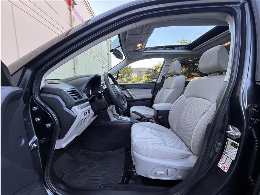 Used 2015 Subaru Forester 2.5i Premium w/ All-Weather Package AWD/4WD image 23