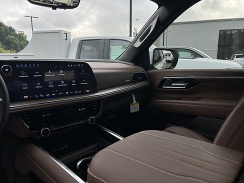 New 2026 Chevrolet Tahoe High Country AWD/4WD image 24