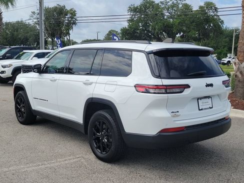 Used 2024 Jeep Grand Cherokee L Altitude AWD/4WD image 3