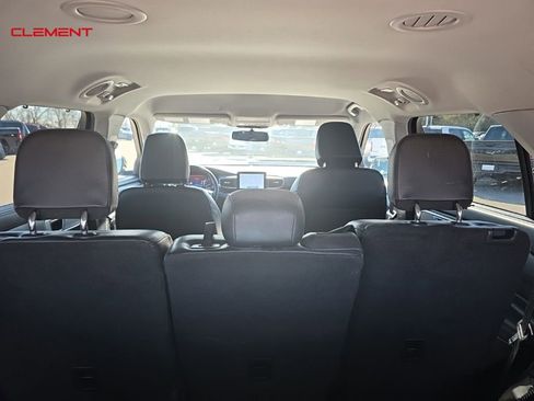 Used 2023 Ford Explorer Limited image 8