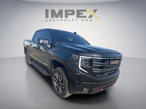 Used 2025 GMC Sierra 1500 AT4 w/ Technology Package AWD/4WD image 4