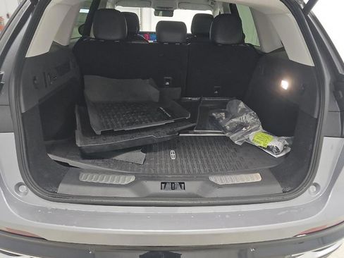 Used 2025 Lincoln Nautilus Premier image 6