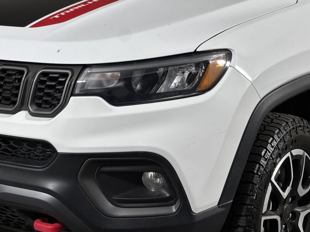 Certified 2025 Jeep Compass Trailhawk AWD/4WD image 2