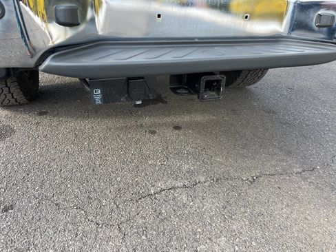 Used 2017 Nissan Frontier SV w/ SV Value Truck Package image 13