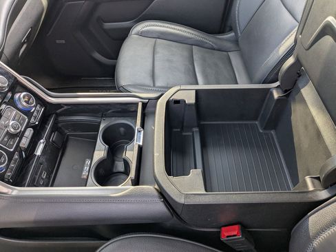 Used 2023 GMC Yukon Denali image 29