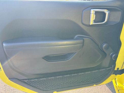 Used 2023 Jeep Gladiator Sport w/ Trailer Tow Package image 17