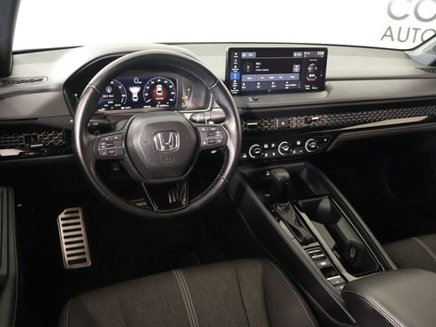 Used 2025 Honda Accord Sport image 2