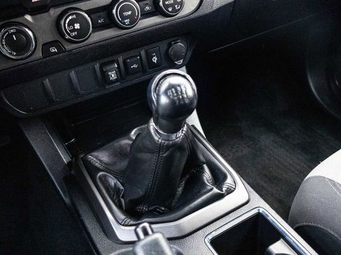 Certified 2020 Toyota Tacoma TRD Off-Road image 29