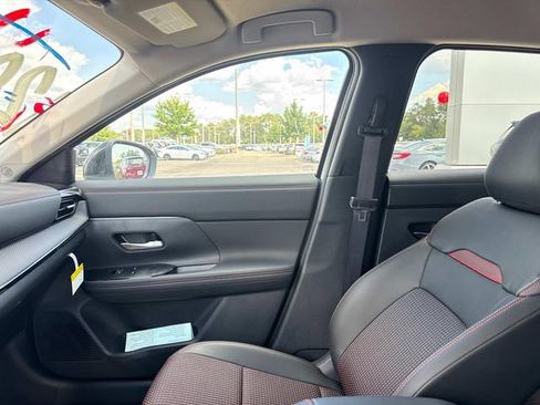 New 2026 Nissan Kicks SR FWD image 16