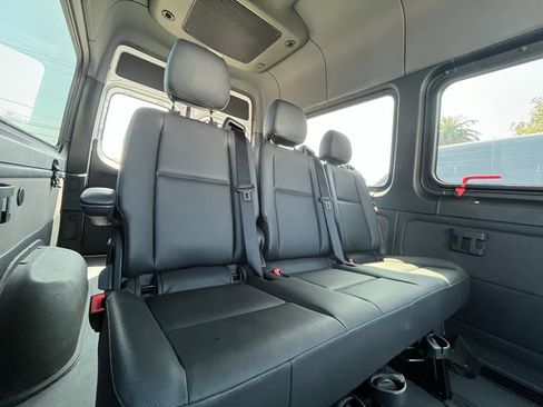 Used 2024 Mercedes-Benz Sprinter 2500 image 16