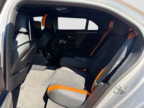 Used 2024 Bentley Flying Spur W12 image 22