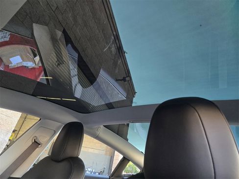 Used 2018 Tesla Model 3 Long Range image 16