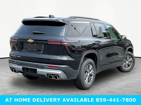 Used 2026 Chevrolet Traverse LT AWD/4WD image 6