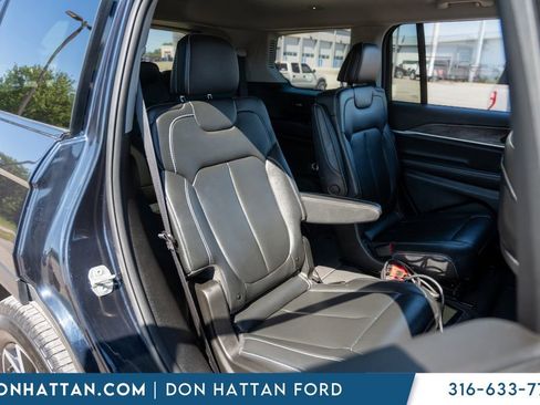 Used 2023 Jeep Grand Cherokee L Limited AWD/4WD image 24