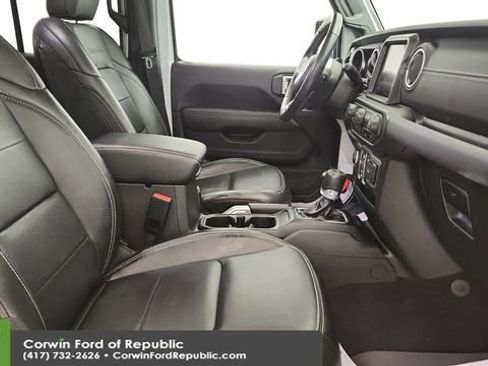 Used 2022 Jeep Wrangler Unlimited Sahara w/ Cold Weather Group image 24